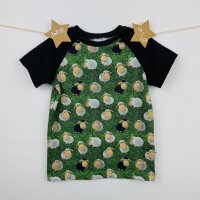 T-Shirt Kurzarm Schafe auf der Wiese